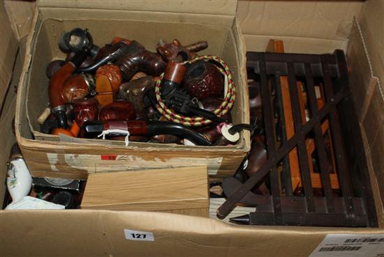 Large collection of briar, novelty and clay pipes, etc.